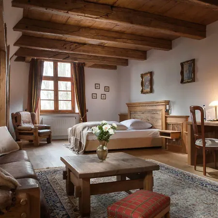 Schloss Ξενοδοχείο 3*